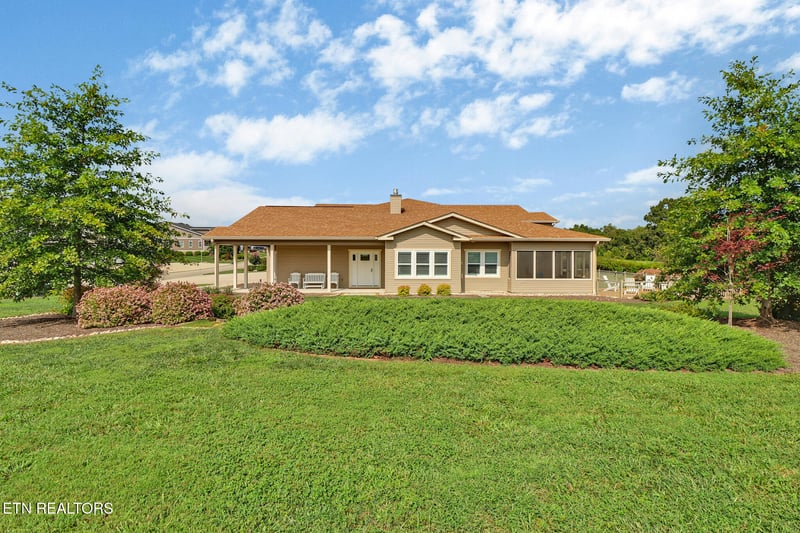 193 Holly Tree Dr, Crossville, TN 38555