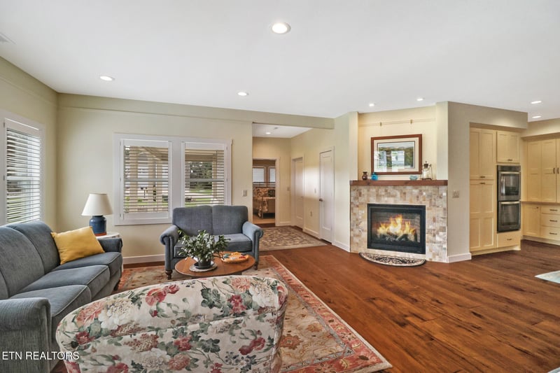 193 Holly Tree Dr, Crossville, TN 38555