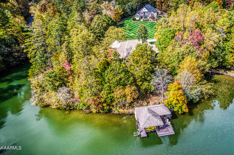 193 Lake Crest Dr, Lenoir City, TN 37772