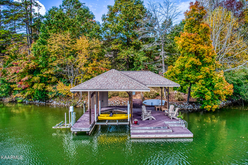 193 Lake Crest Dr, Lenoir City, TN 37772