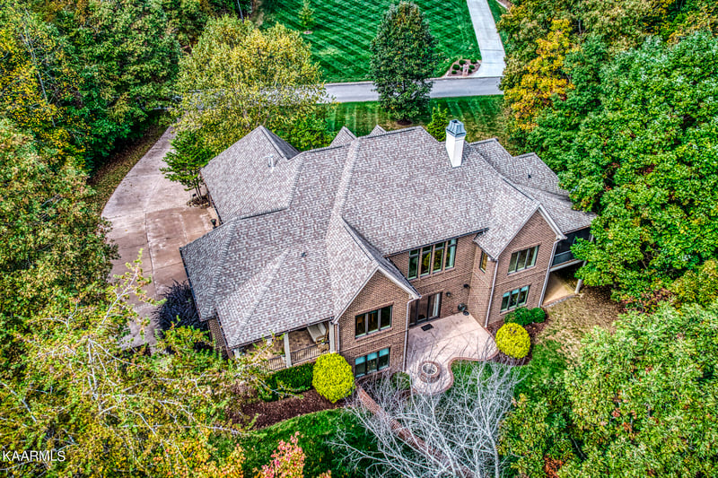 193 Lake Crest Dr, Lenoir City, TN 37772