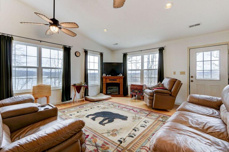 193 Lakeshore Vi, Kingston, TN 37763