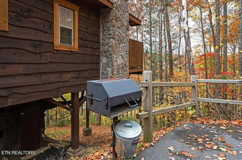 1930 Kinfolks Ridge Way, Pigeon Forge, TN 37876