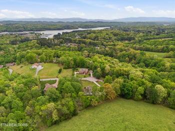 1930 Maple Hills Ln, Loudon, TN 37774