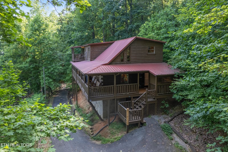 1930 Orchard Dr, Sevierville, TN 37876