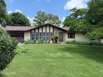 1930 Plumb Creek Cir, Knoxville, TN 37932