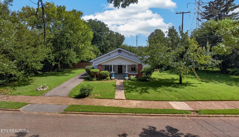 1932 Emoriland Blvd, Knoxville, TN 37917