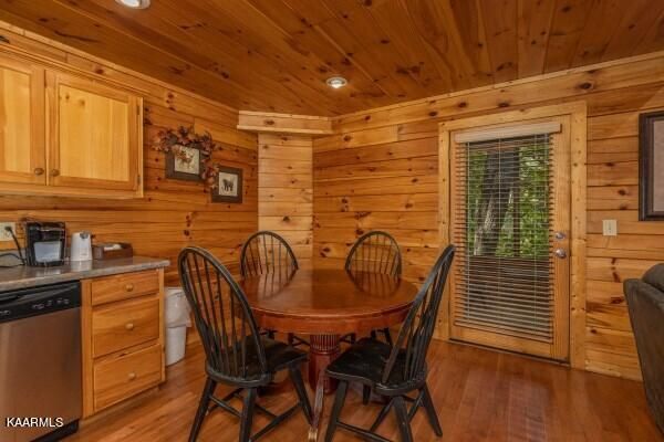 1934 Orchard Dr, Sevierville, TN 37876
