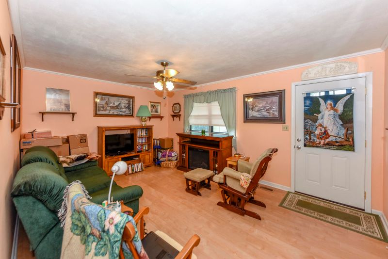 1935 Shasta Rd, Maryville, TN 37801