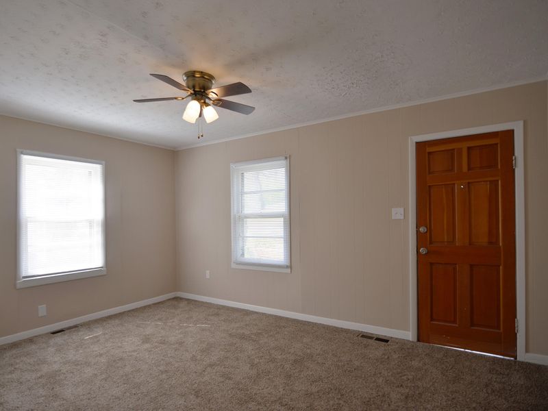 1936 Bernhurst Dr, Knoxville, TN 37918