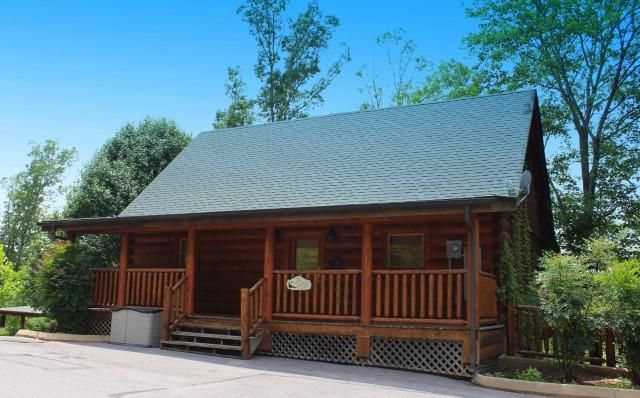 1936 Cougar Crossing Way, Sevierville, TN 37862