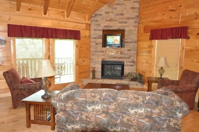 1936 Cougar Crossing Way, Sevierville, TN 37862
