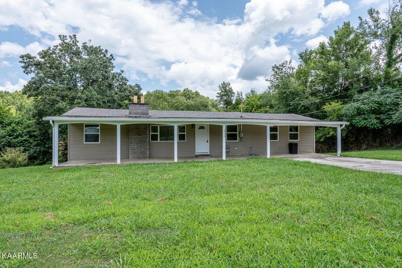 1936 Hughes Loop, Maryville, TN 37803