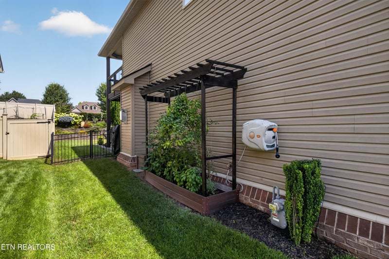 1937 Piperton Ln, Knoxville, TN 37931