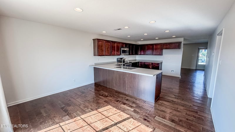 1939 Mahogany Wood Tr, Knoxville, TN 37920