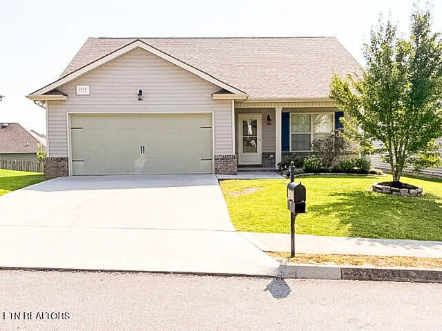 1939 Mahogany Wood Tr, Knoxville, TN 37920