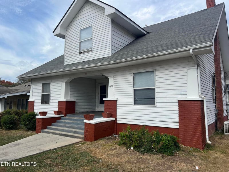 1939 Mccalla Ave, Knoxville, TN 37915