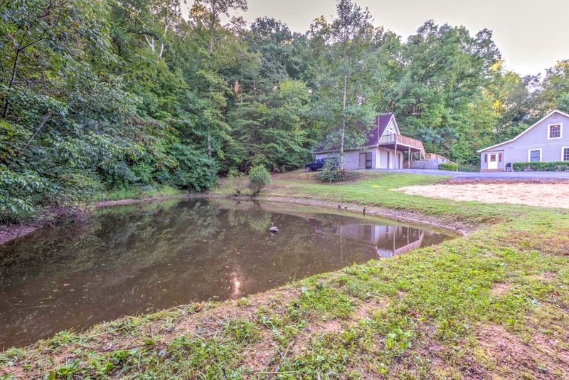 194 Old Elverton Rd, Harriman, TN 37748