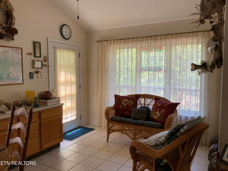 194 Scotts Hl, Sharps Chapel, TN 37866