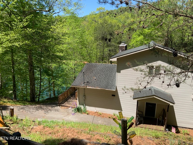 194 Scotts Hl, Sharps Chapel, TN 37866