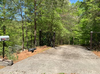 194 Scotts Hl, Sharps Chapel, TN 37866