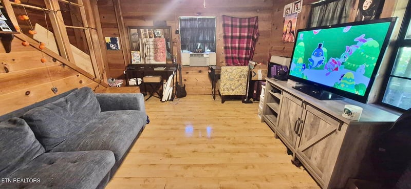 194 Williams Branch Rd, Lancing, TN 37770