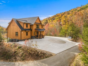 1940 Blackthorn Tr, Sevierville, TN 37876