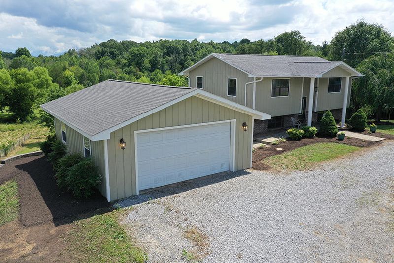 1941 Neal Dr, Sevierville, TN 37876