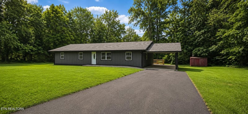 1941 W 3rd Ave, Oneida, TN 37841