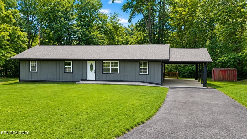 1941 W 3rd Ave, Oneida, TN 37841