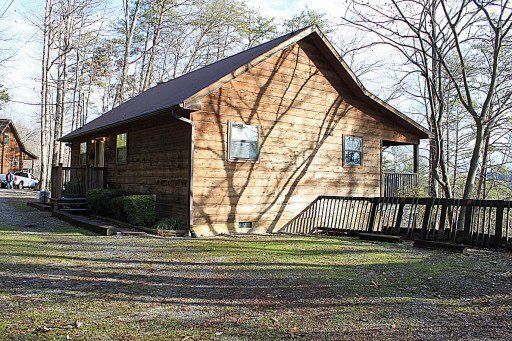 1942 Sb Ogle Ln, Sevierville, TN 37876