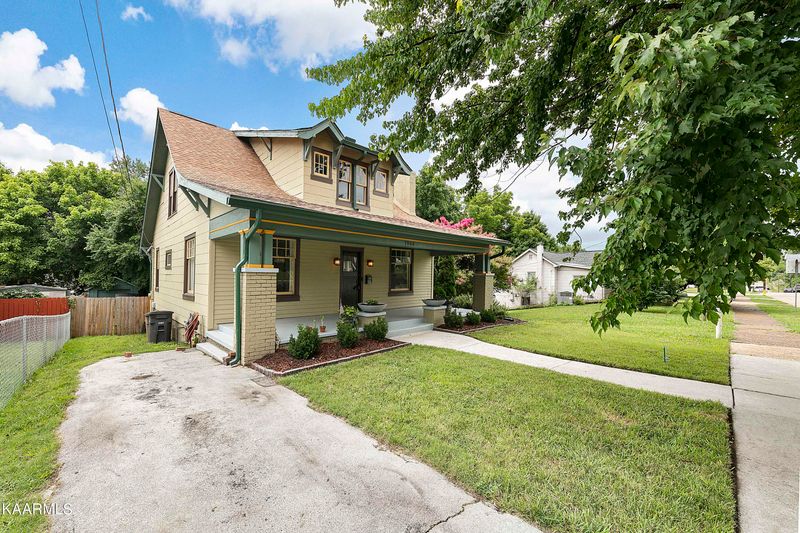 1944 Cecil Ave, Knoxville, TN 37917