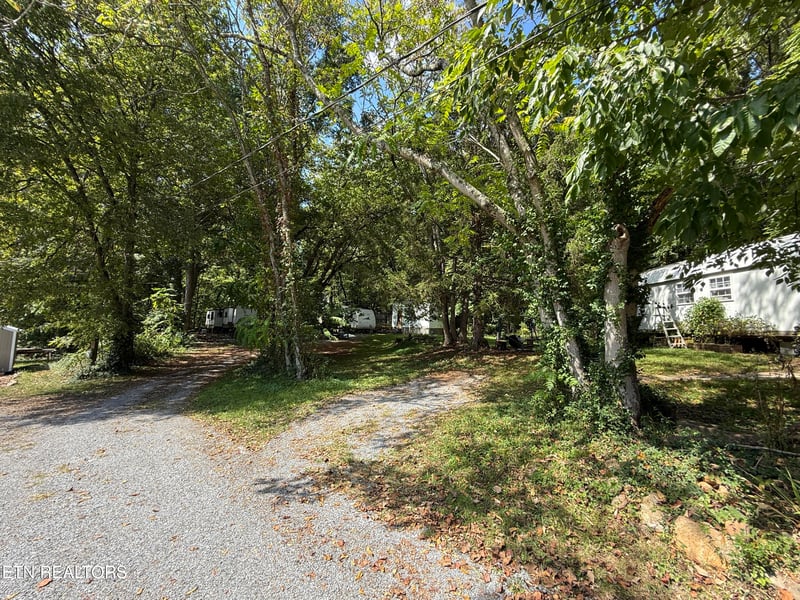 1945 Bluff Mountain Rd, Sevierville, TN 37876