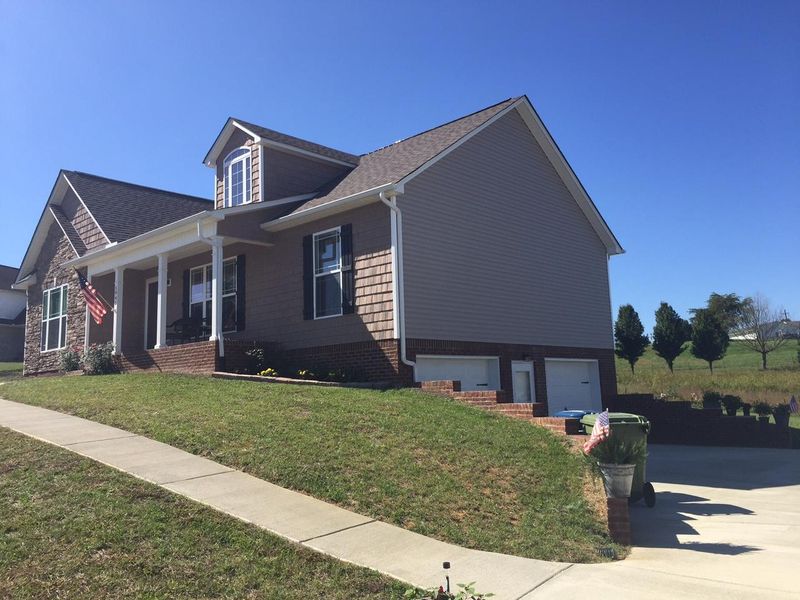 1945 Brights View Ln, Morristown, TN 37814