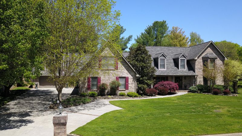 1946 Whitehall St, Maryville, TN 37803