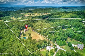 195 Coleman Ln, Powell, TN 37849