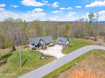 195 Kennedys Lp, Lafollette, TN 37766