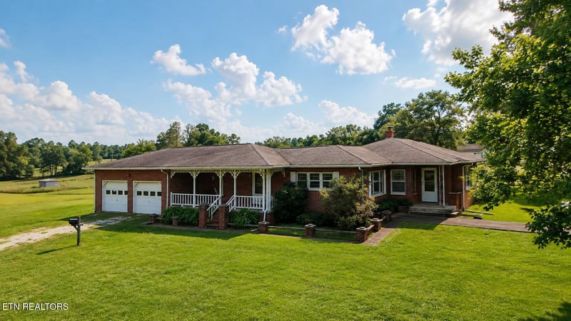 195 Old Highway 27, Robbins, TN 37852