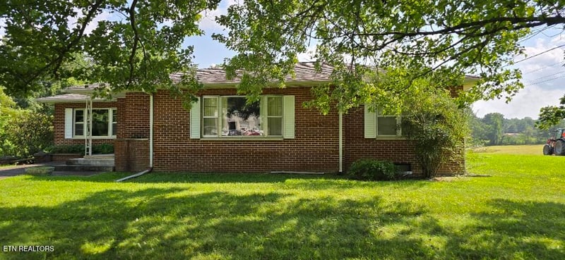 195 Old Highway 27, Robbins, TN 37852