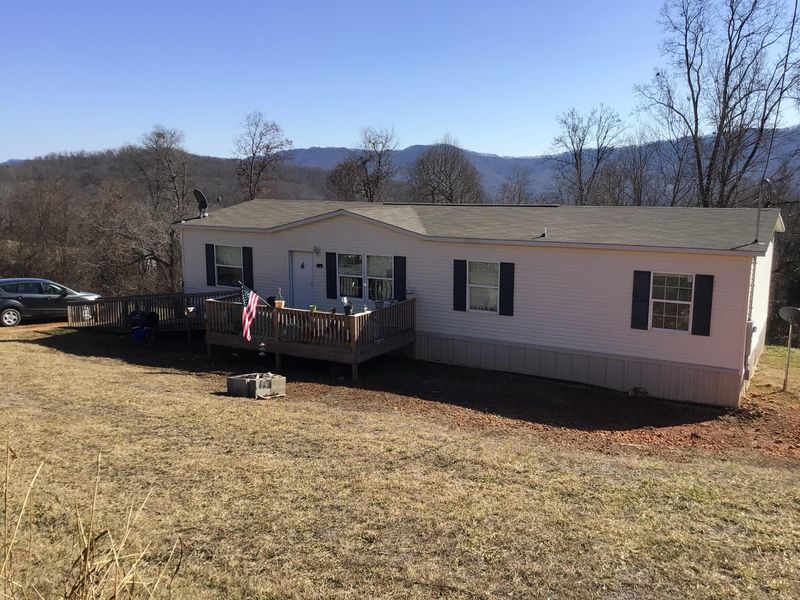 195 Queens Dr, Luttrell, TN 37779