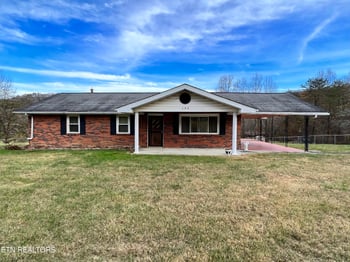 195 Skyview Dr, Newcomb, TN 37819