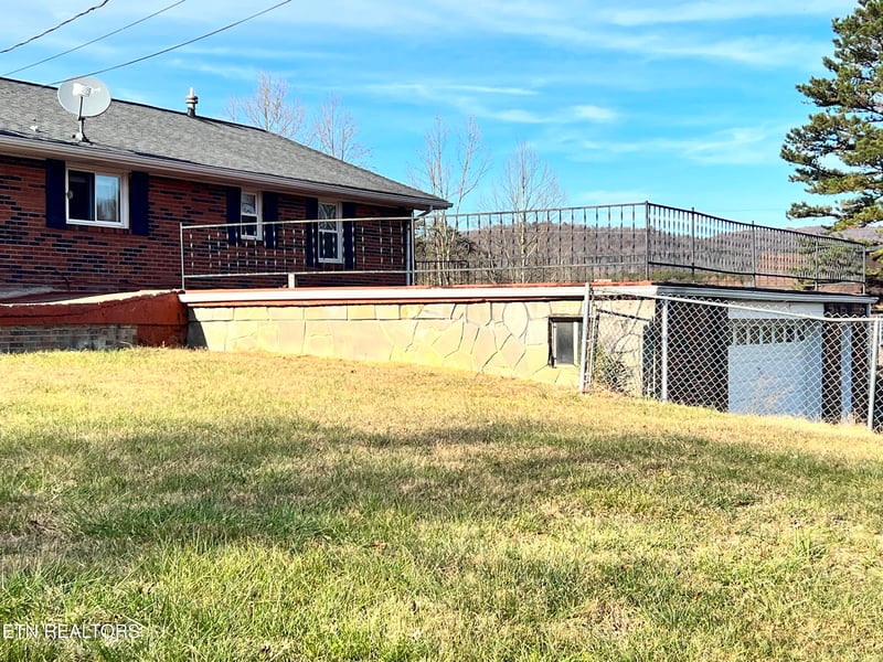 195 Skyview Dr, Newcomb, TN 37819