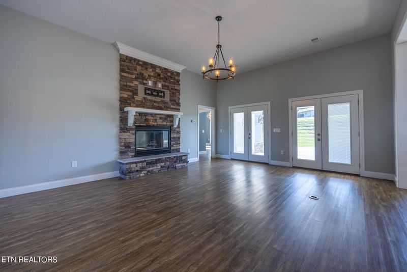 195 Starrett St, Sweetwater, TN 37874