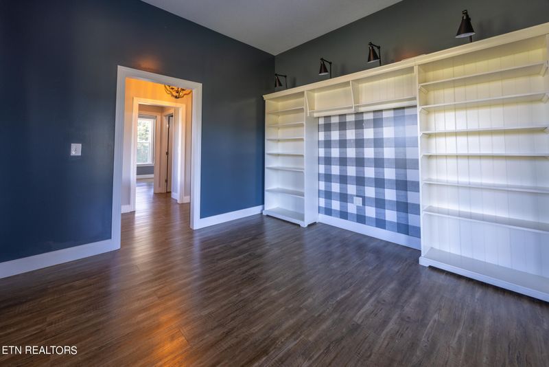 195 Starrett St, Sweetwater, TN 37874