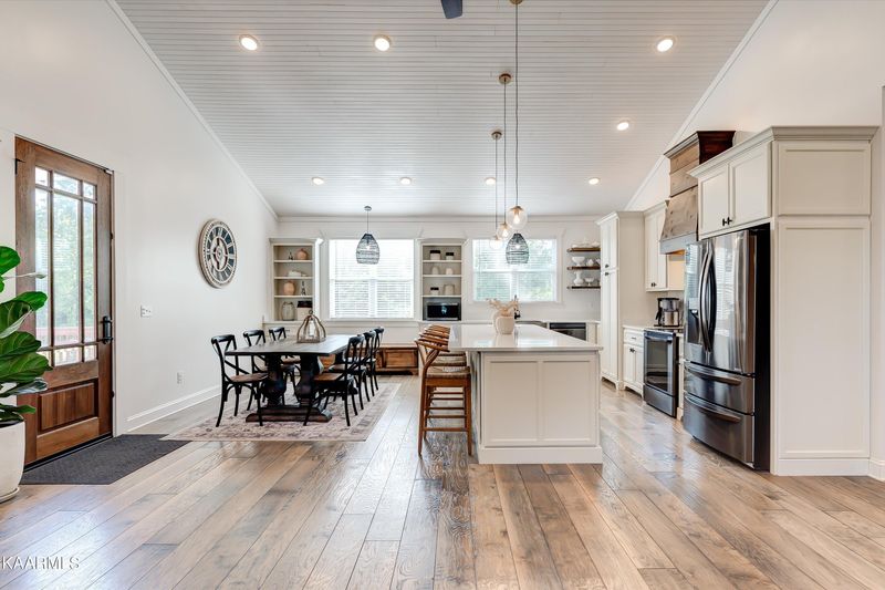 195 Timber Creek Dr, Athens, TN 37303