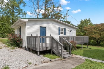 195 Waddell Ln, Caryville, TN 37714
