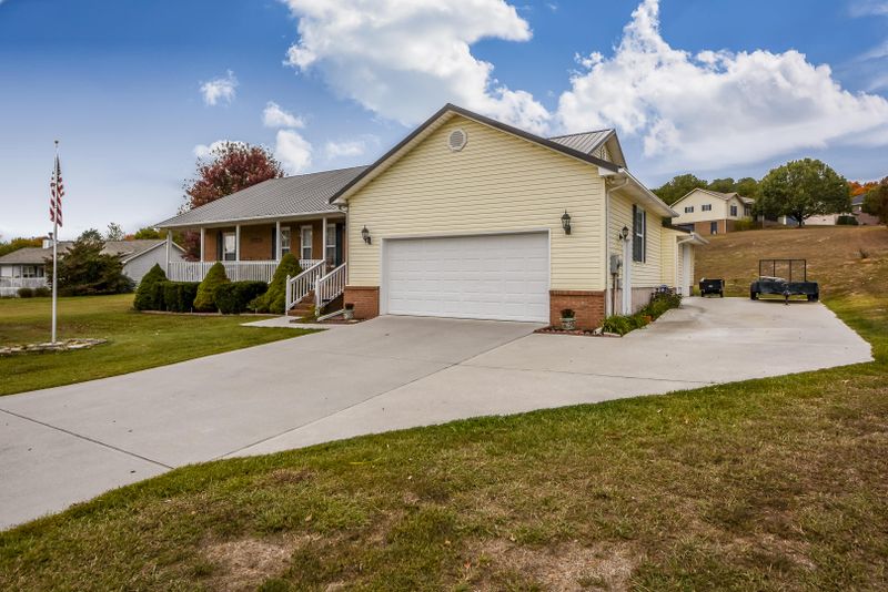 1950 Big Buck Ln, Sevierville, TN 37876