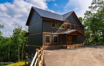 1950 Spurling Rd, Sevierville, TN 37862