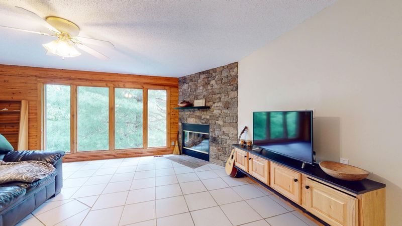 1950 Stonybrook Rd, Louisville, TN 37777