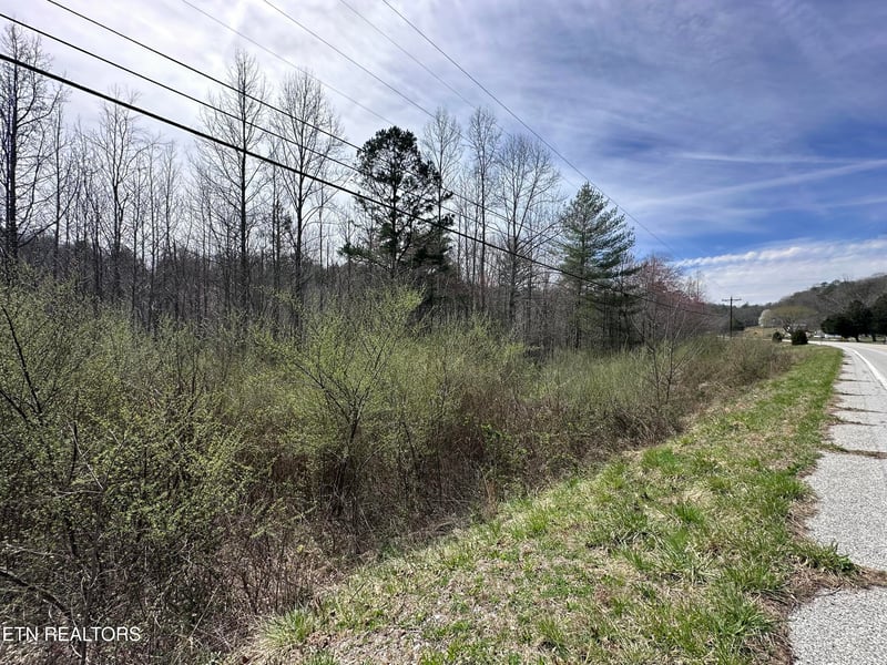 1953 Airport Rd, Oakdale, TN 37829
